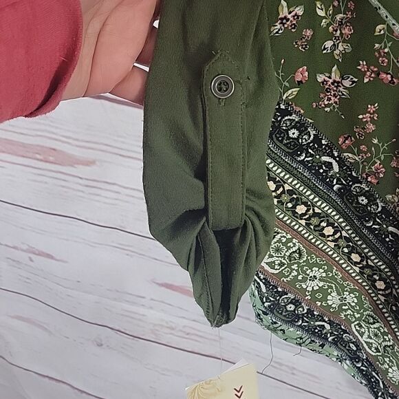 Lot of 2- Rewind Tops Both Size XS one NWT - Picture 11 of 11